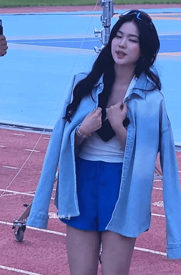 걸그룹 스테이씨의 고양이상 아이사 실물느낌.gif | 인스티즈
