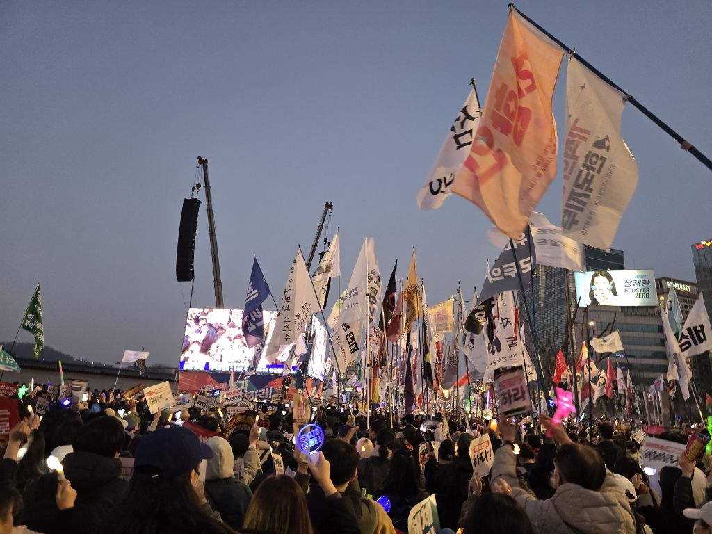 200만 중 1인이였습니다. (참고 - 내일 집회 쉽니다.) | 인스티즈