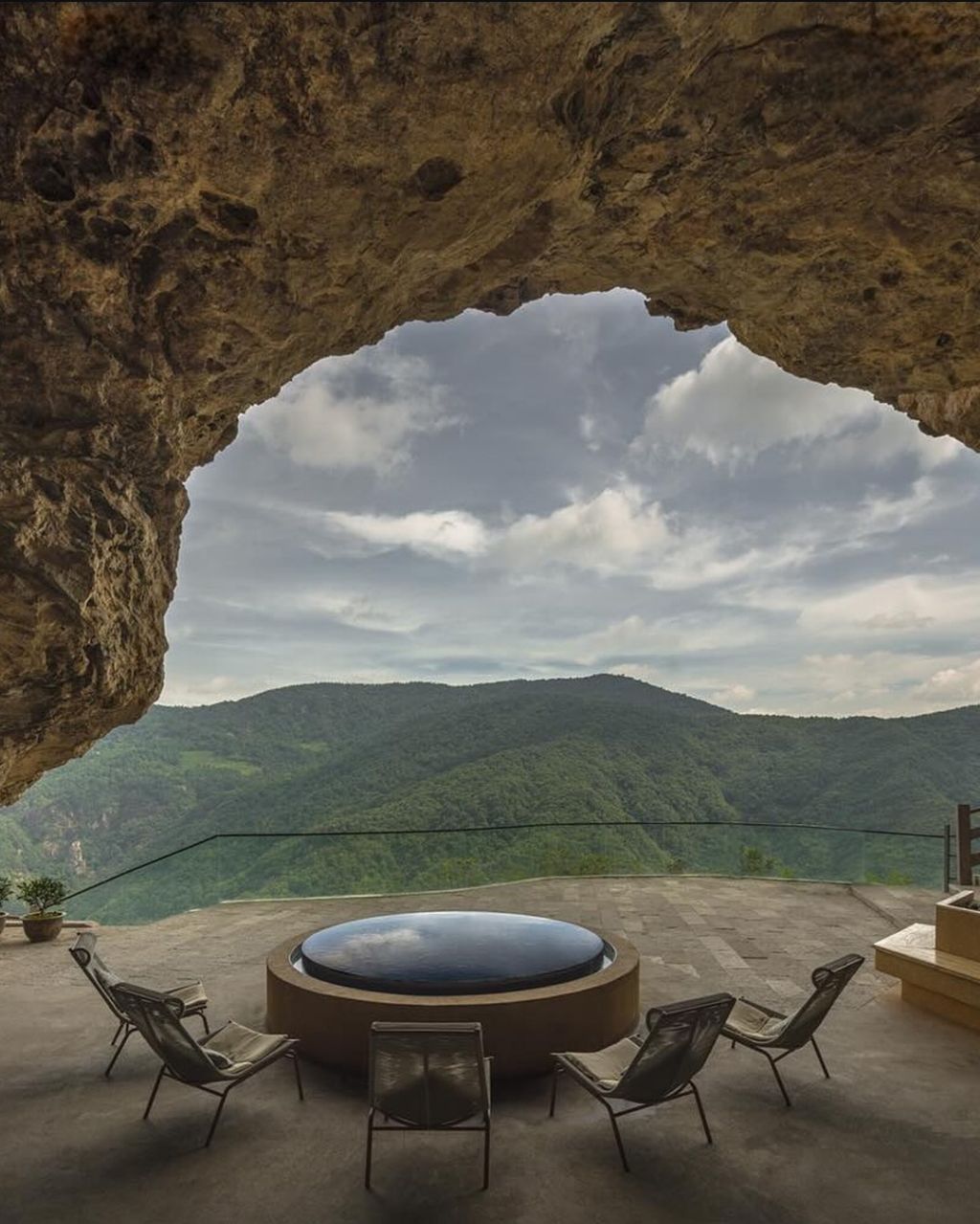 중국 저장성 1000m 높이 절벽 카페 | 인스티즈