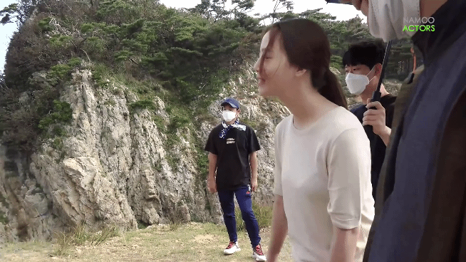 계속 물어보는 이준기와 달래는 문채원(너랑 멜로 좀 더 하려고 그런거야) | 인스티즈