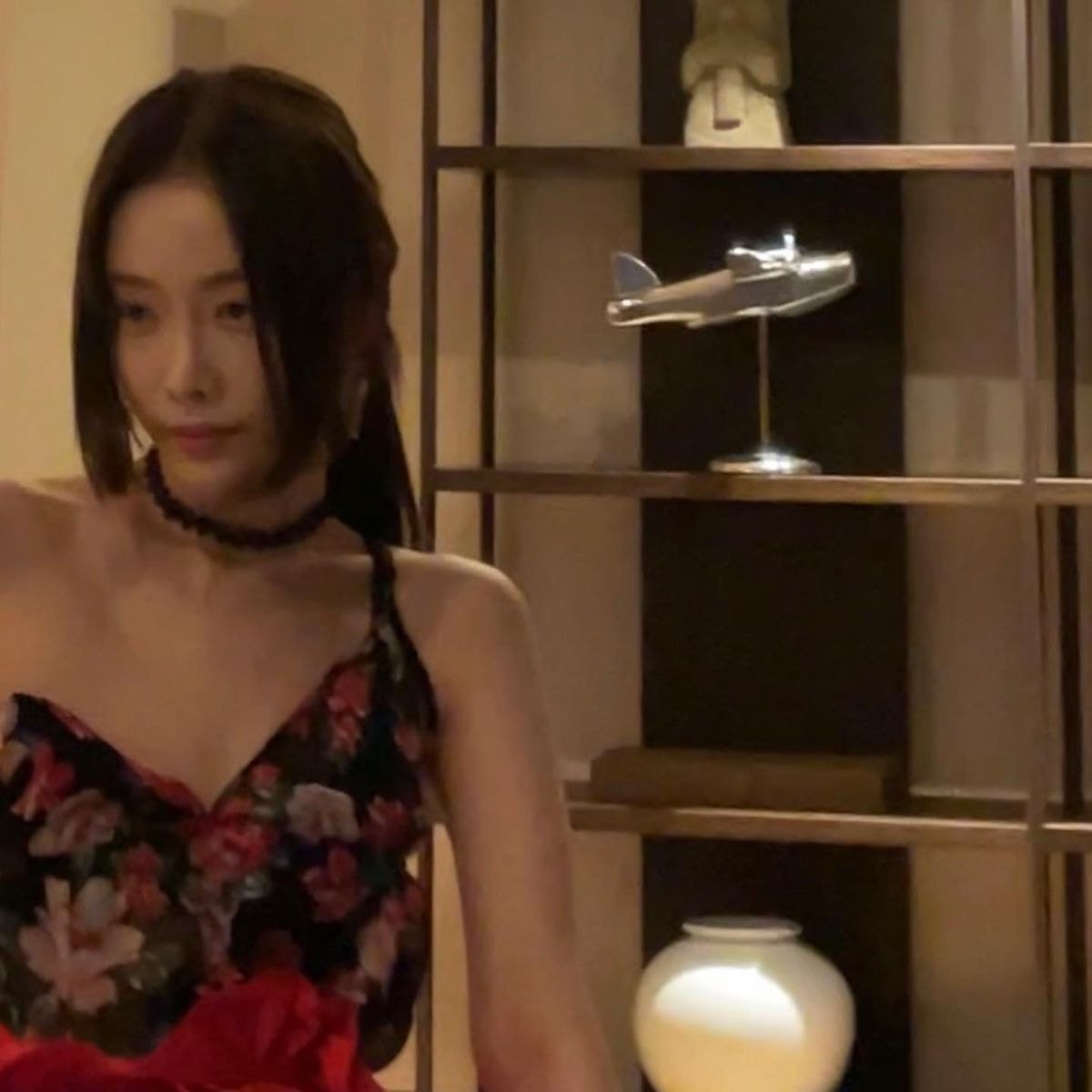 캐릭터랑 ㄹㅇ 찰떡이라 코디 열일한게 느껴지는 더글로리 속 이사라 스타일링 모음 | 인스티즈
