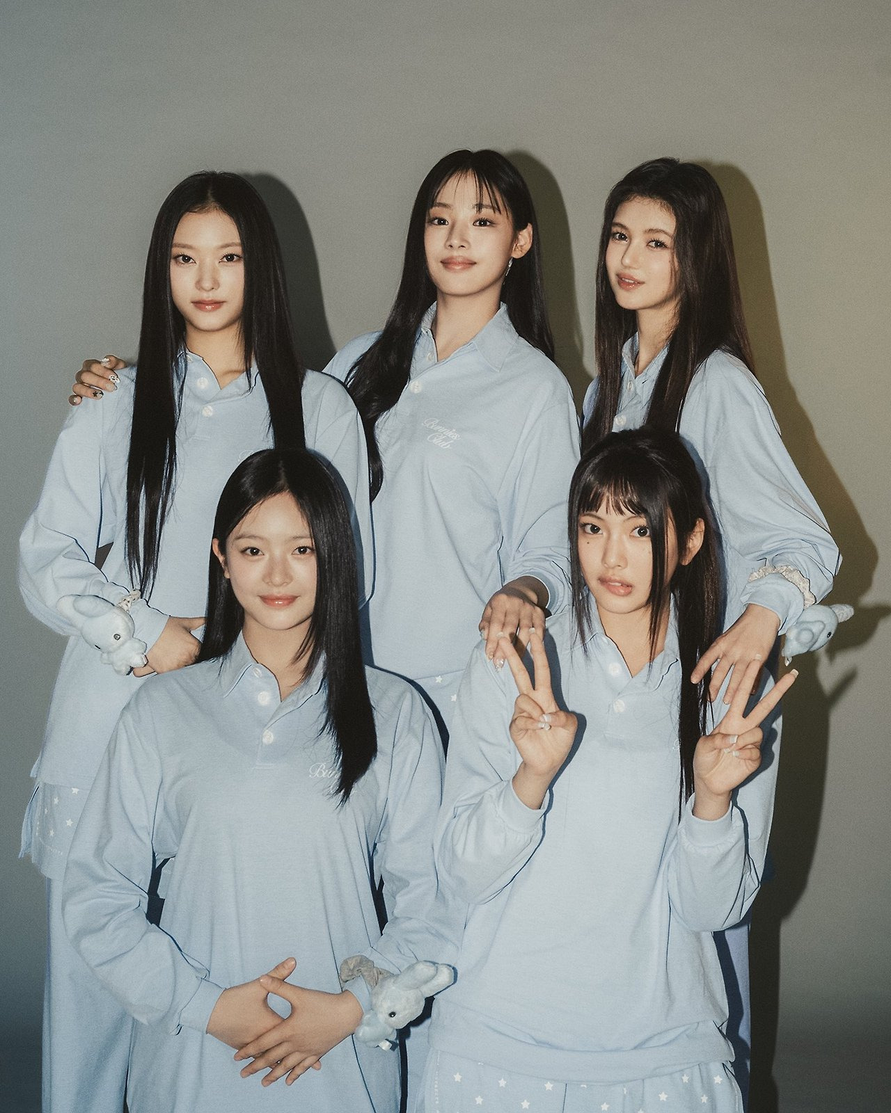2년전 데뷔초 가족사진st 단체사진 재연한 뉴진스 | 인스티즈
