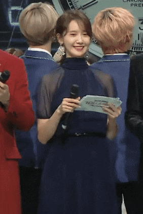 뷔의 세심한 다정함과 윤아의 센스&순발력으로 만들어진 훈훈한 모먼트.jpg | 인스티즈