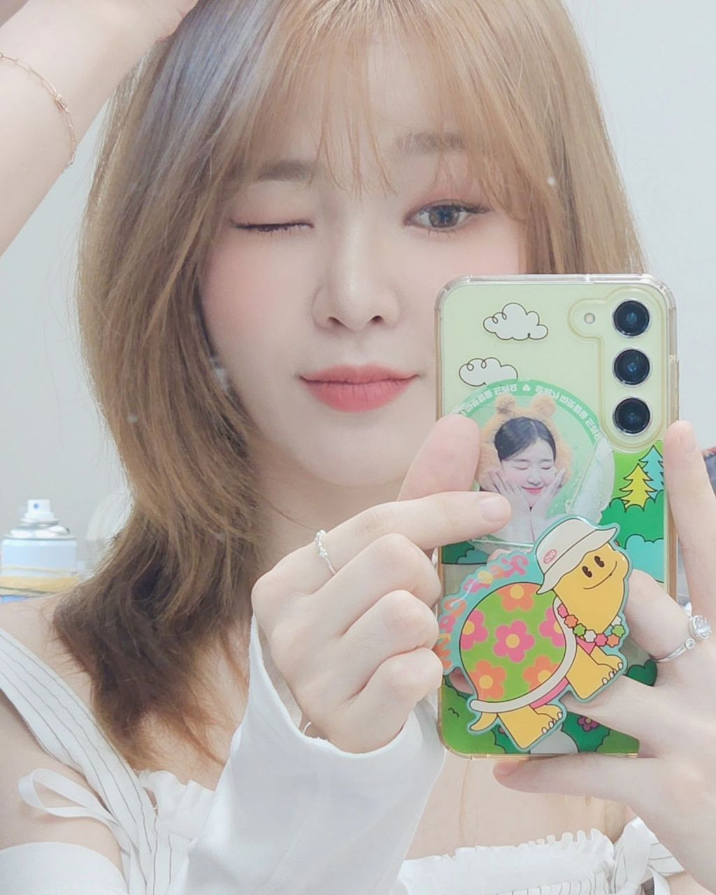 오마이걸 승희 거울셀카 인스타 업뎃 | 인스티즈