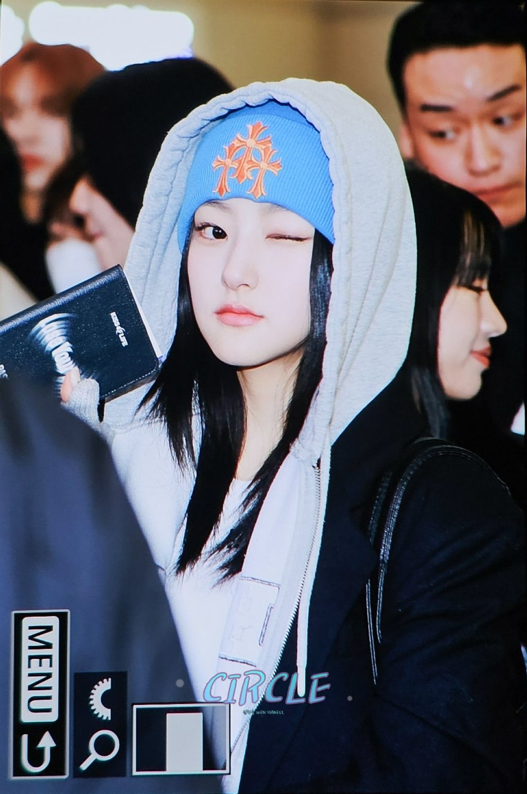 오늘자 키스오브라이프 하늘 출국 공항사진 | 인스티즈