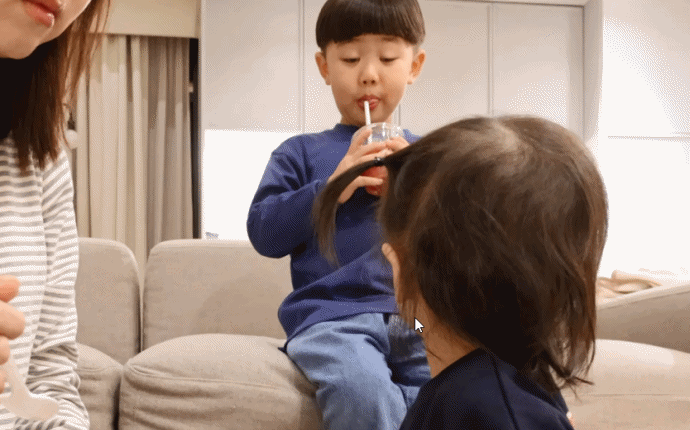 유트루 한테 혼나고 눈치 보는 나음이 (17개월 딸) | 인스티즈