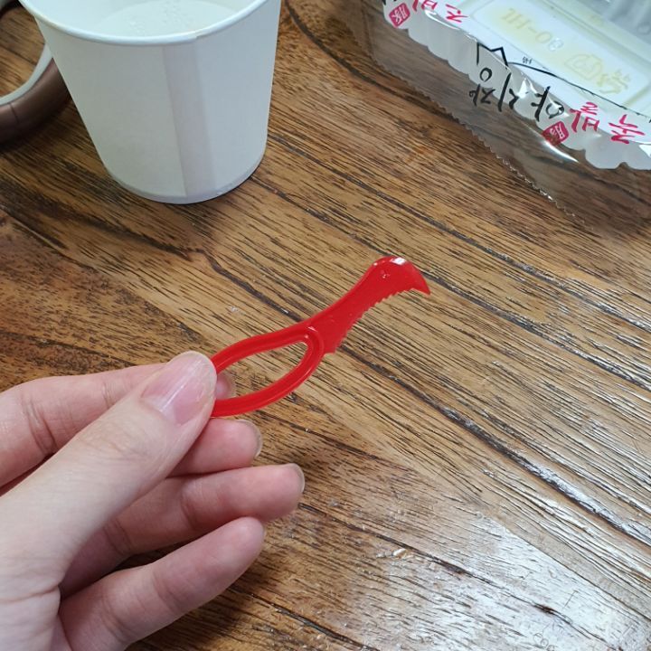 배달음식 비닐 쉽고 깨끗하게 뜯는 법 (돌돌말리는 그 비닐) | 인스티즈