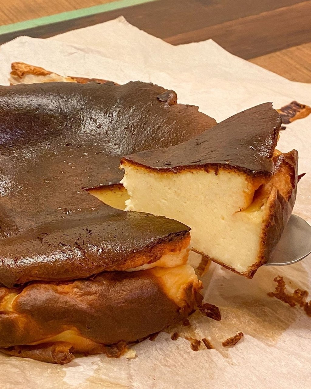 스페인 바스크 지역에서 유래한 치즈케이크.jpg | 인스티즈