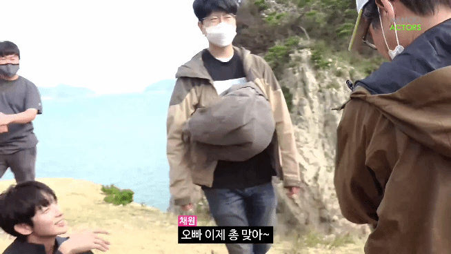 계속 물어보는 이준기와 달래는 문채원(너랑 멜로 좀 더 하려고 그런거야) | 인스티즈