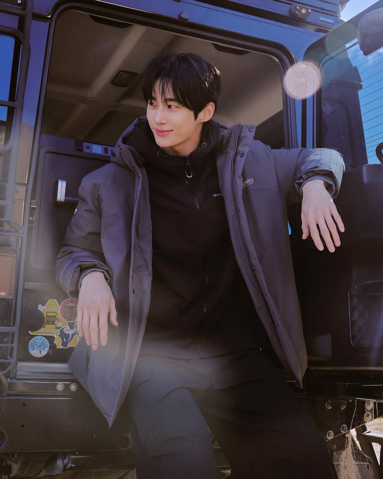 디스커버리 배우 변우석 겨울 화보 | 인스티즈