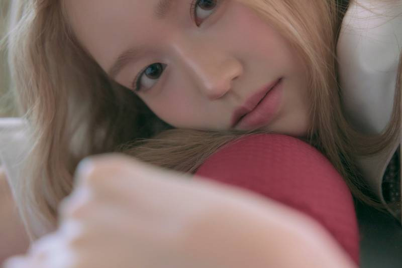 진짜 비주얼합 미친 것 같은 신인 여돌 이즈나 | 인스티즈