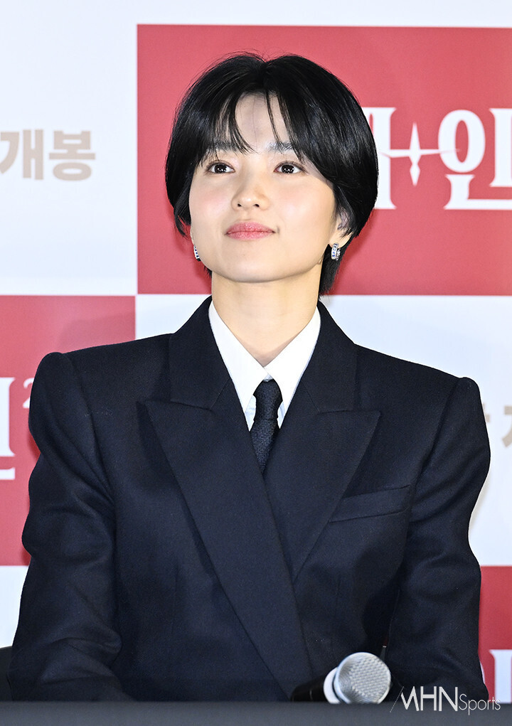 오늘자 외계인2부 언론시사회 참석한 김태리 | 인스티즈