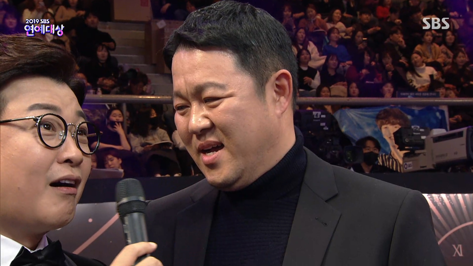 [SBS 연예대상] 살면서 처음으로 맞는 말한 김구라와 옆에서 영혼 나간 김성주.jpg | 인스티즈