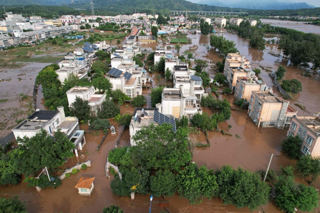 中 폭우 비상… 베이징서만 30명 사망·8만명 대피 [포착] | 인스티즈