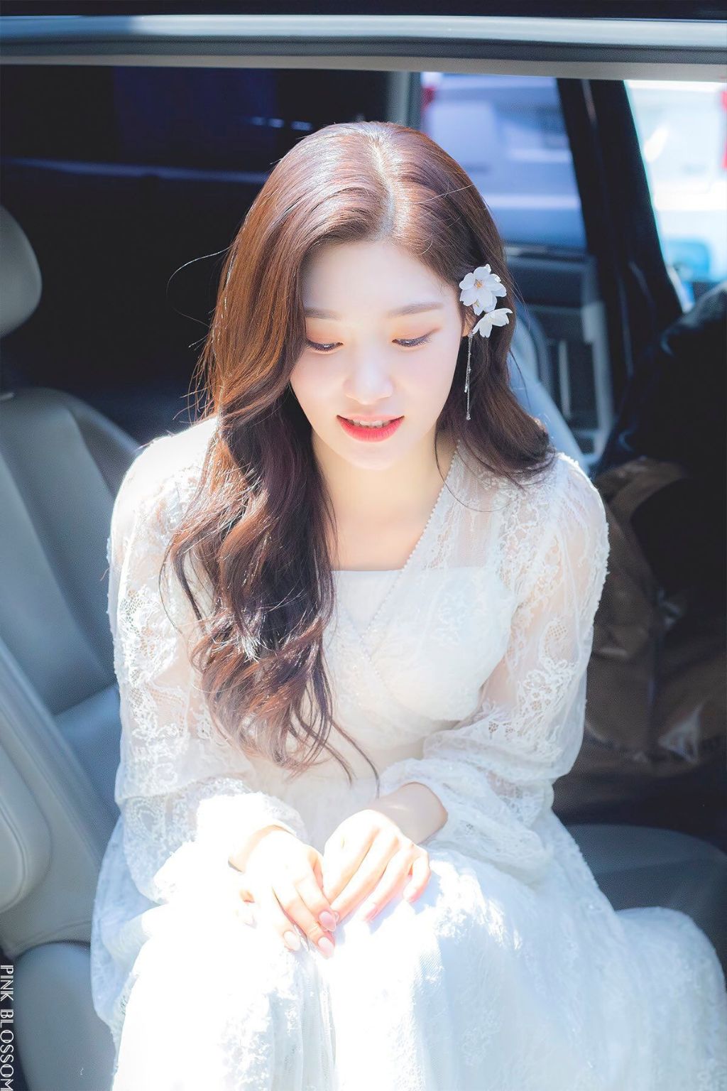 봄마다 꺼내보는 인간 벚꽃 정채연 | 인스티즈