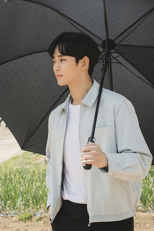 김수현 소속사 인스타 업뎃 | 인스티즈