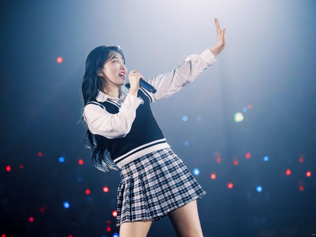 윤하 전국 콘서트 레전드 착장 | 인스티즈