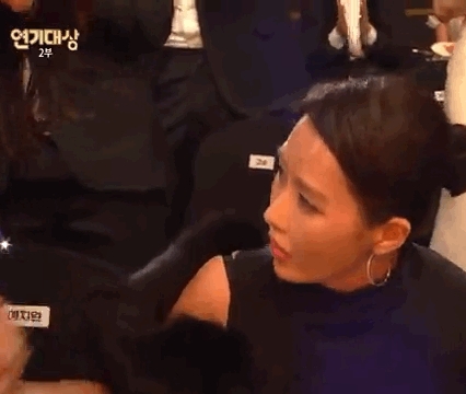 상은 김선아가 받는데 왜 예지원이 울어...gif | 인스티즈