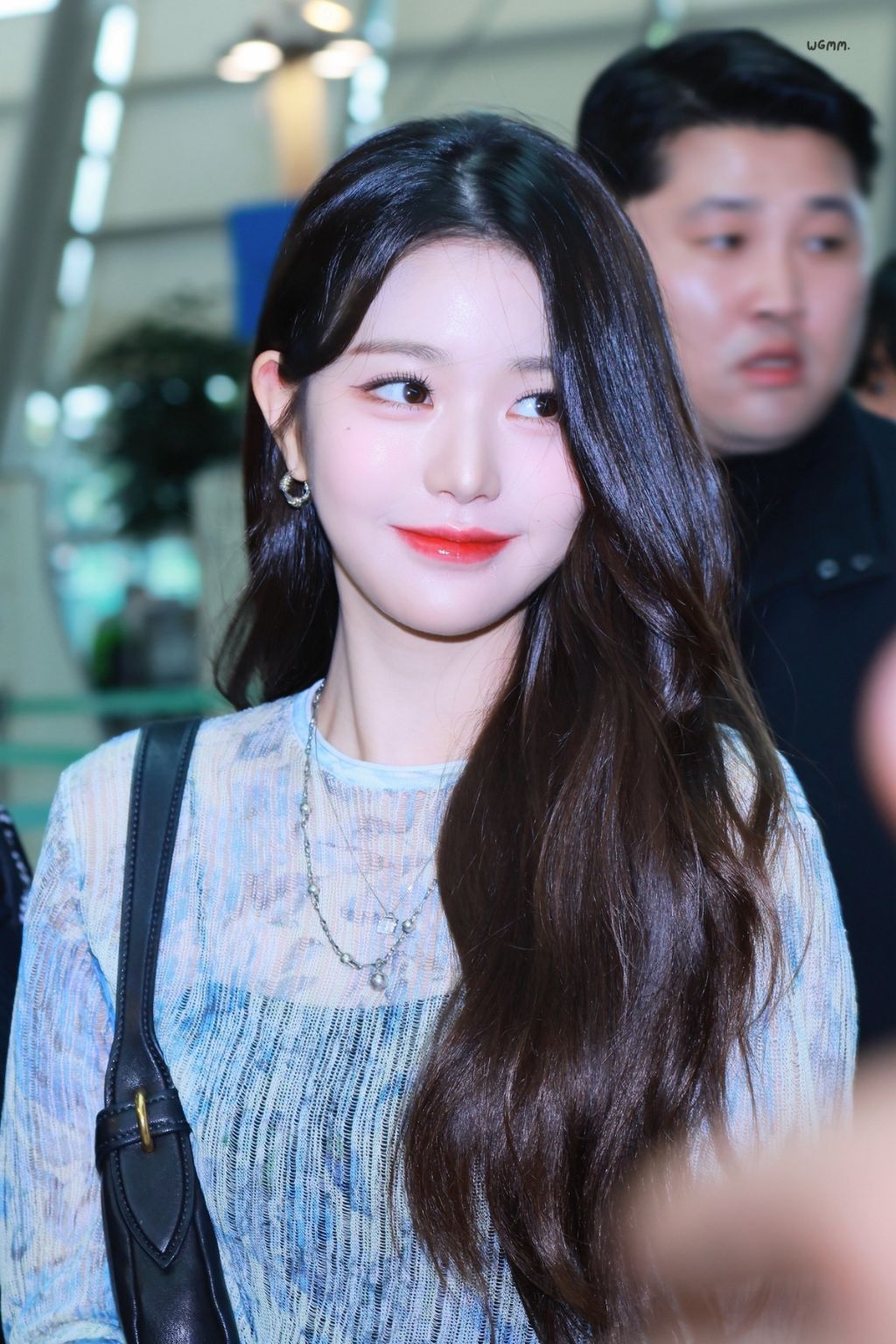 오늘자 아이브 장원영 출국 패션 | 인스티즈