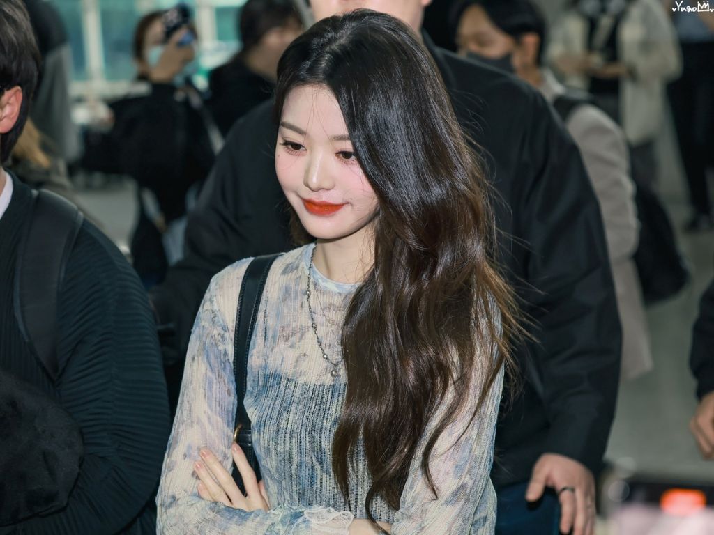 오늘자 아이브 장원영 출국 패션 | 인스티즈