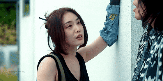 캐릭터랑 ㄹㅇ 찰떡이라 코디 열일한게 느껴지는 더글로리 속 이사라 스타일링 모음 | 인스티즈