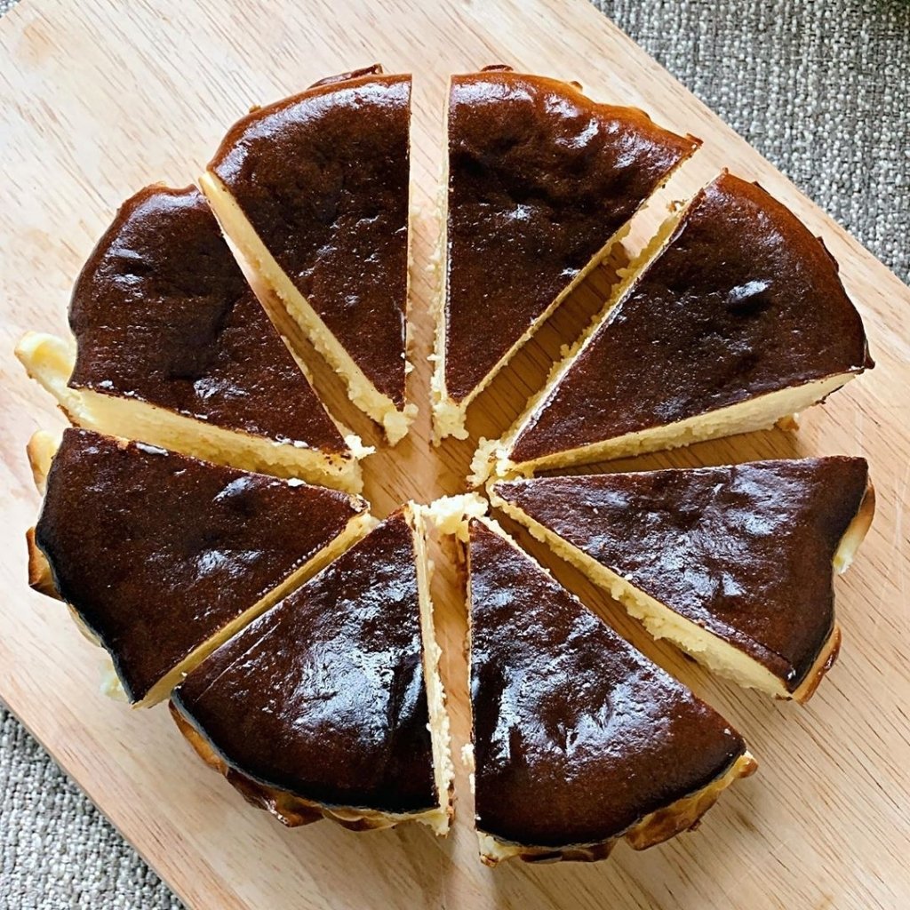 스페인 바스크 지역에서 유래한 치즈케이크.jpg | 인스티즈