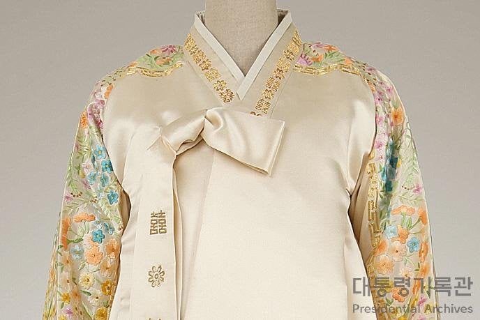역대 영부인들 한복 중에서 가장 화려하고 사치스러웠다는 한복 | 인스티즈