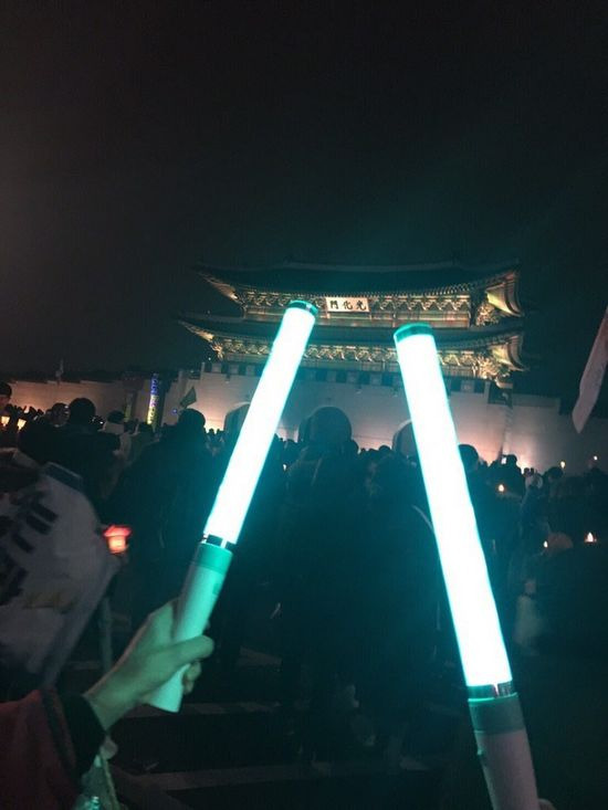 샤이니 경광봉 혼자일때 vs 단체로 있을때 존재감차이 | 인스티즈