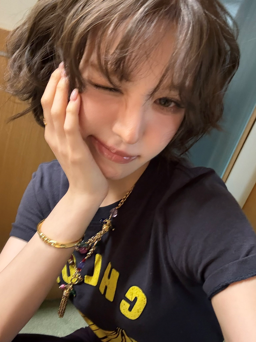 레이어드 컷에 이어 이번에 또 인생 헤어 했다는 웬디 | 인스티즈