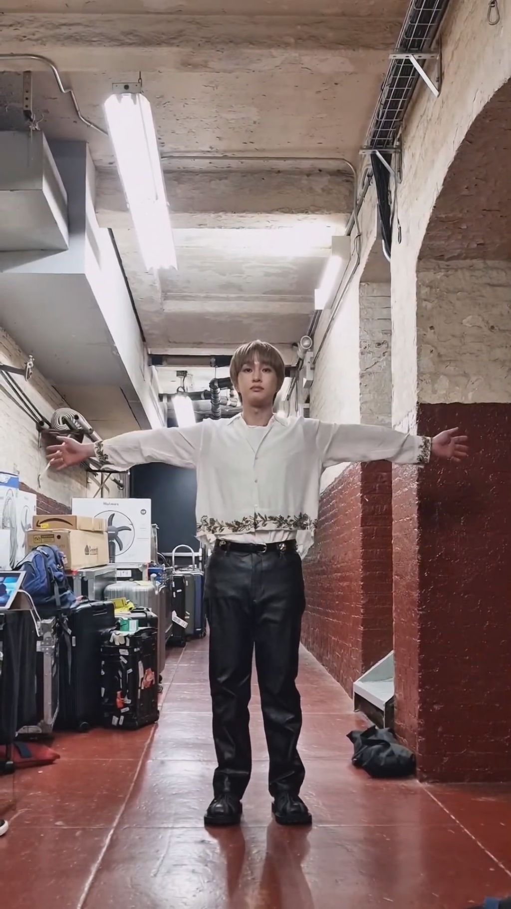 도시마다 다른 의상으로 공연한 온유 FIT CHECK [미주투어] | 인스티즈