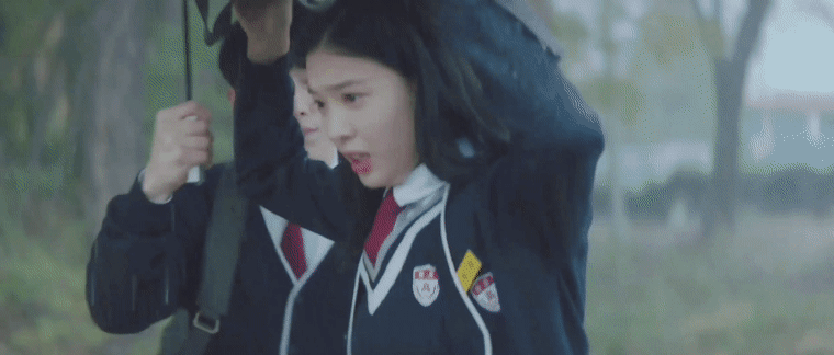 같은 반 남자애가 의미없이 이런 행동 하는 거 유죄 아니야? | 인스티즈