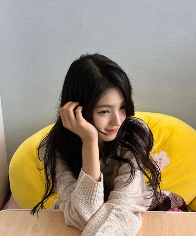 엘리스 소희 송소희 한소희 베복 이희진 닮은거같은 신인솔로가수 규빈 | 인스티즈