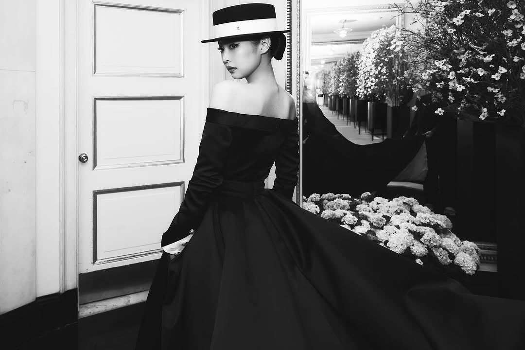 제니 멧갈라 흑백사진jpg | 인스티즈