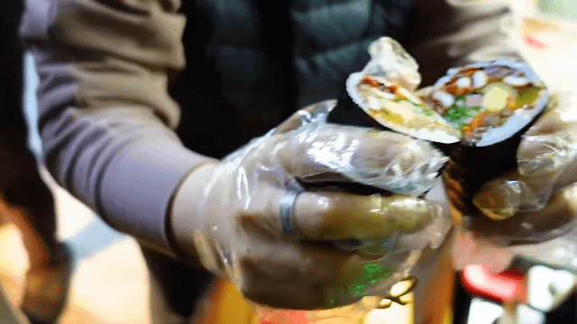 속이 꽉찬 김밥.gif | 인스티즈