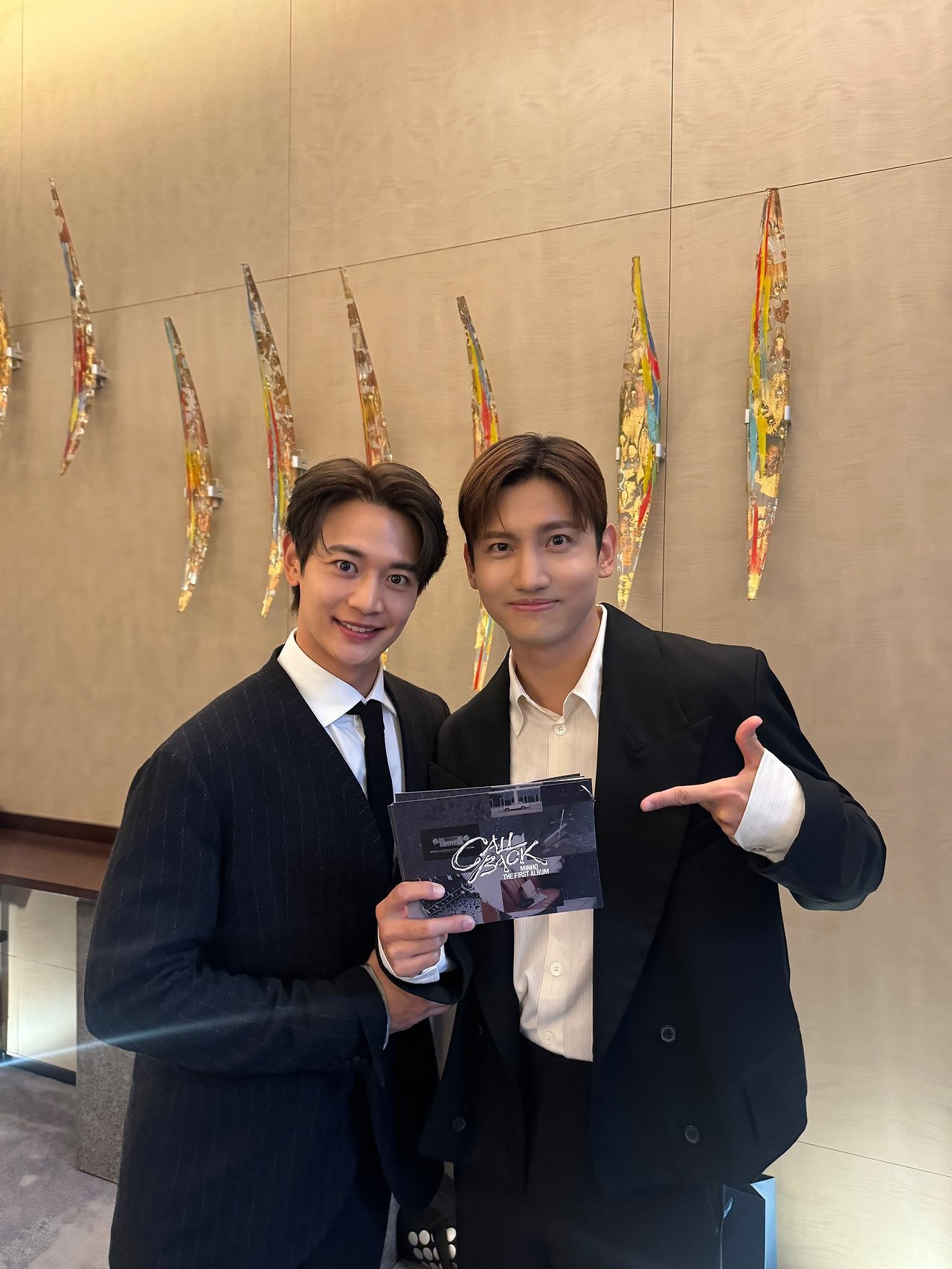 오늘자 동방신기 최강창민 X 샤이니 민호 투샷 | 인스티즈