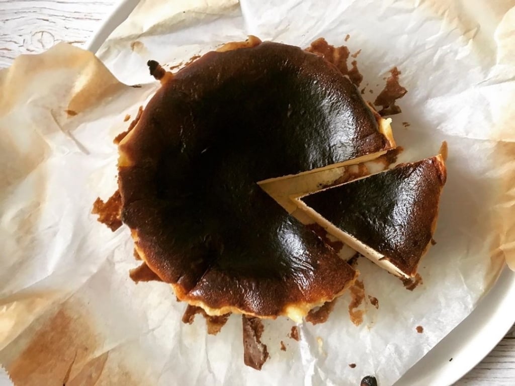 스페인 바스크 지역에서 유래한 치즈케이크.jpg | 인스티즈