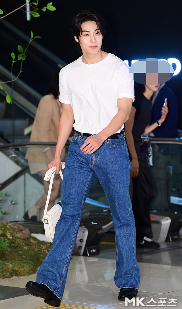 엔플라잉 이승협, '이클립스 리더는 등으로 말한다' | 인스티즈