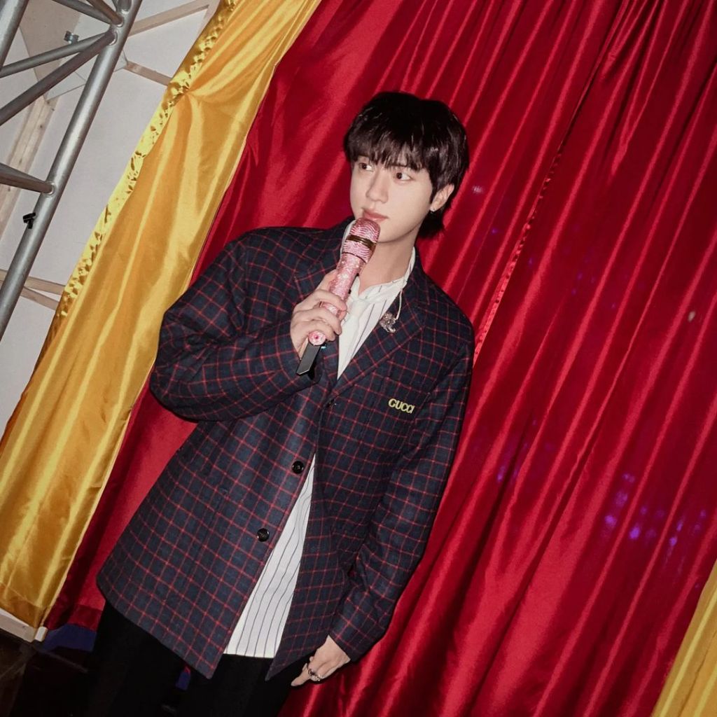 팬쇼케이스 마친 방탄소년단 진 인스타 업뎃 | 인스티즈