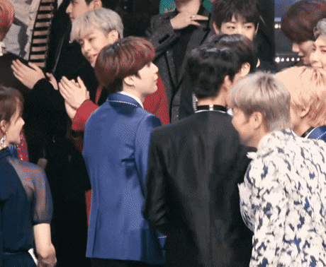 뷔의 세심한 다정함과 윤아의 센스&순발력으로 만들어진 훈훈한 모먼트.jpg | 인스티즈