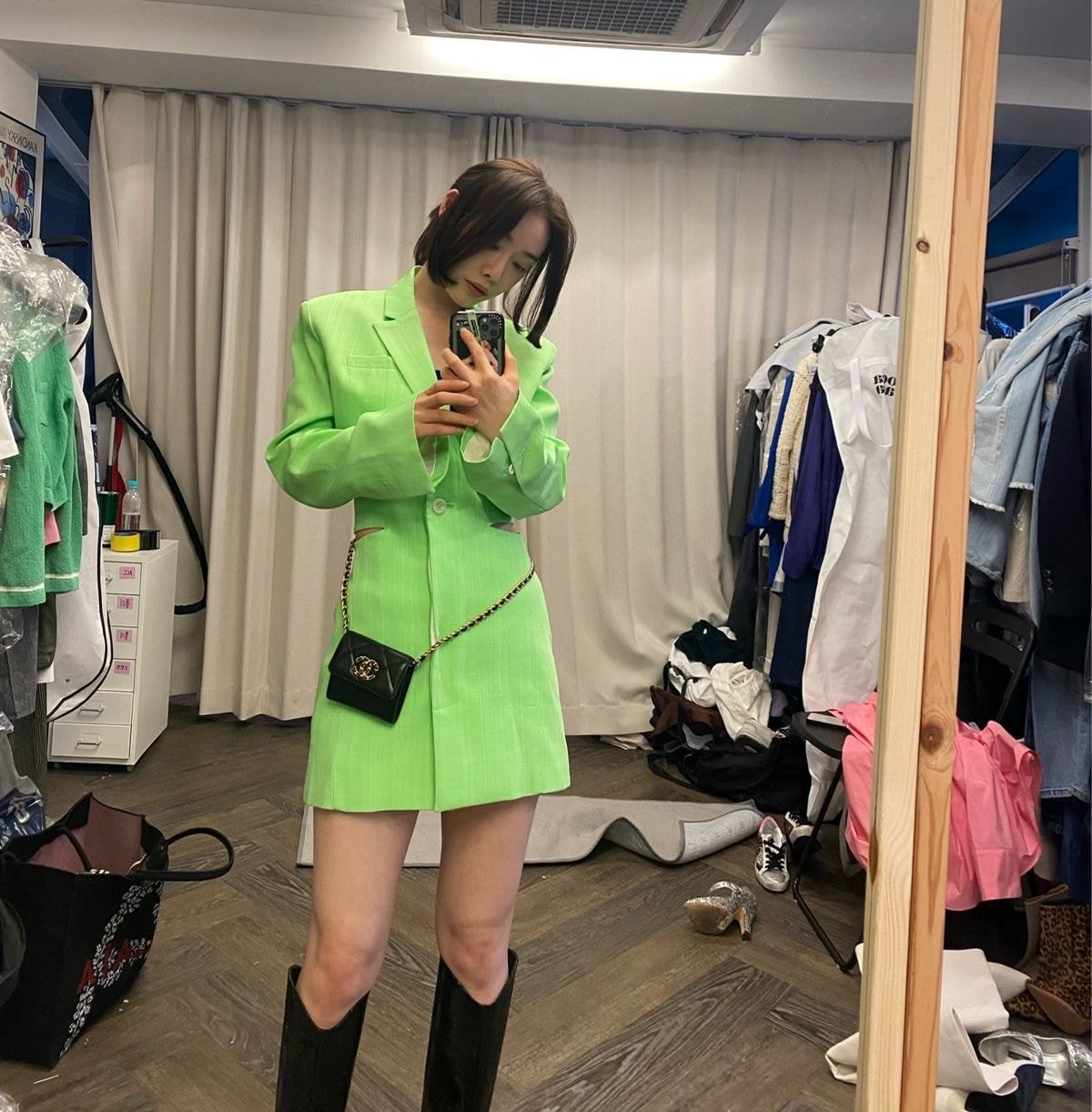 캐릭터랑 ㄹㅇ 찰떡이라 코디 열일한게 느껴지는 더글로리 속 이사라 스타일링 모음 | 인스티즈