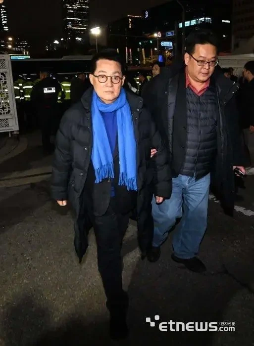 걍 정문으로 들어간 사나이 | 인스티즈