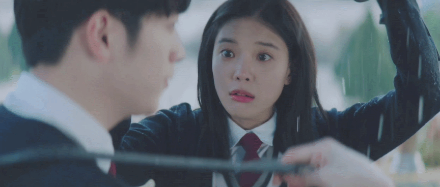 같은 반 남자애가 의미없이 이런 행동 하는 거 유죄 아니야? | 인스티즈