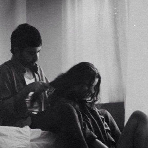 친했던 친구와 점점 보는 세상의 풍경이 달라진다는 건 참 슬픈 일이야.twt | 인스티즈