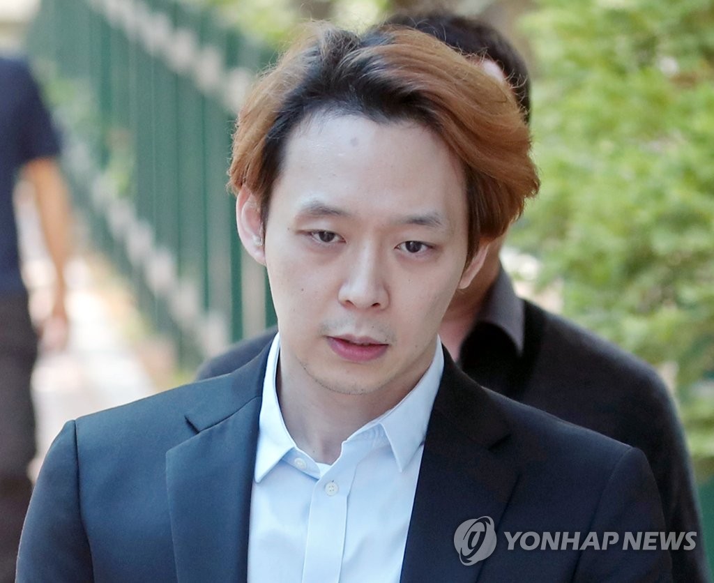 상복이라면 박유천을 따라갈 사람이 없음 | 인스티즈