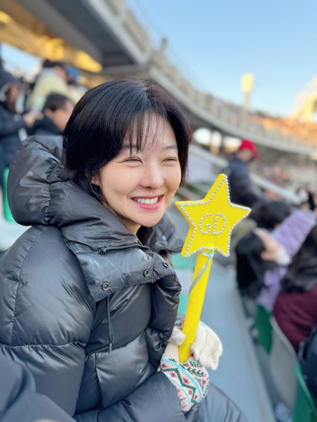 딸이 만들어준 응원봉 들고 지디 콘서트 간 배우 송선미(+딸이 그린 포카) | 인스티즈