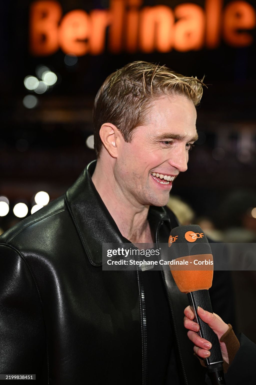 오늘자 베를린 영화제 로버트 패틴슨 | 인스티즈