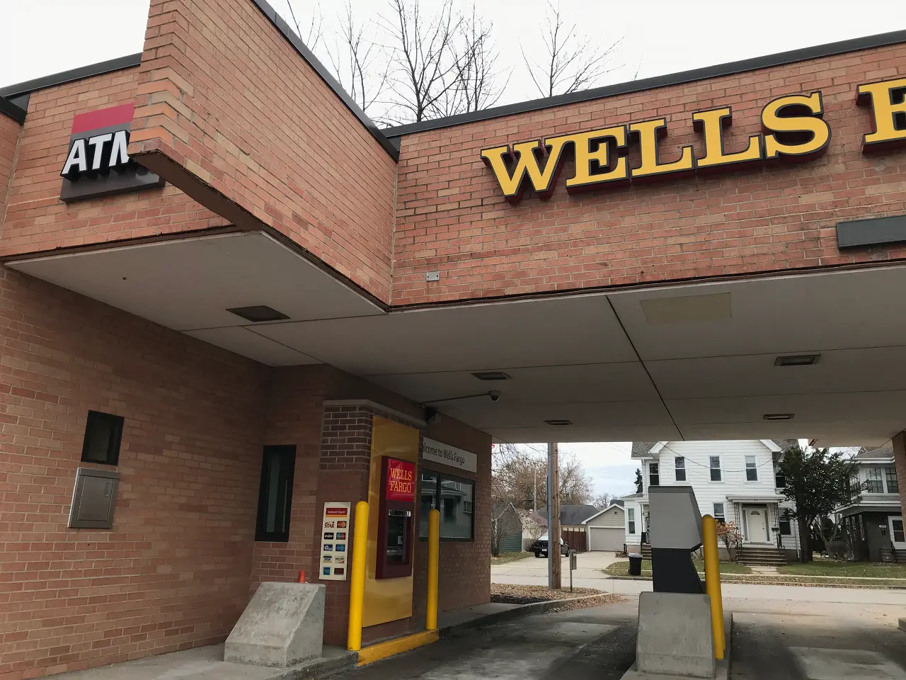 미국의 은행 드라이브 스루 - 악플달면 쩌리쩌려버려 - ＊여성시대＊ 차분한 20대들의 알흠다운 공간