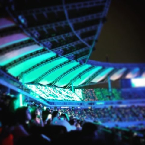 샤이니 경광봉 혼자일때 vs 단체로 있을때 존재감차이 | 인스티즈