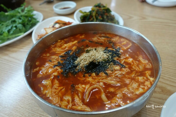 천안 공주얼큰이칼국수. - 엽기사진실 - 이종격투기 천안 공주얼큰이칼국수.