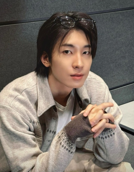 '소녀시대' 악플 단 원우, 아이돌 괴롭히지 말라는 글엔 "따뜻한 세상 됐으면" | 인스티즈